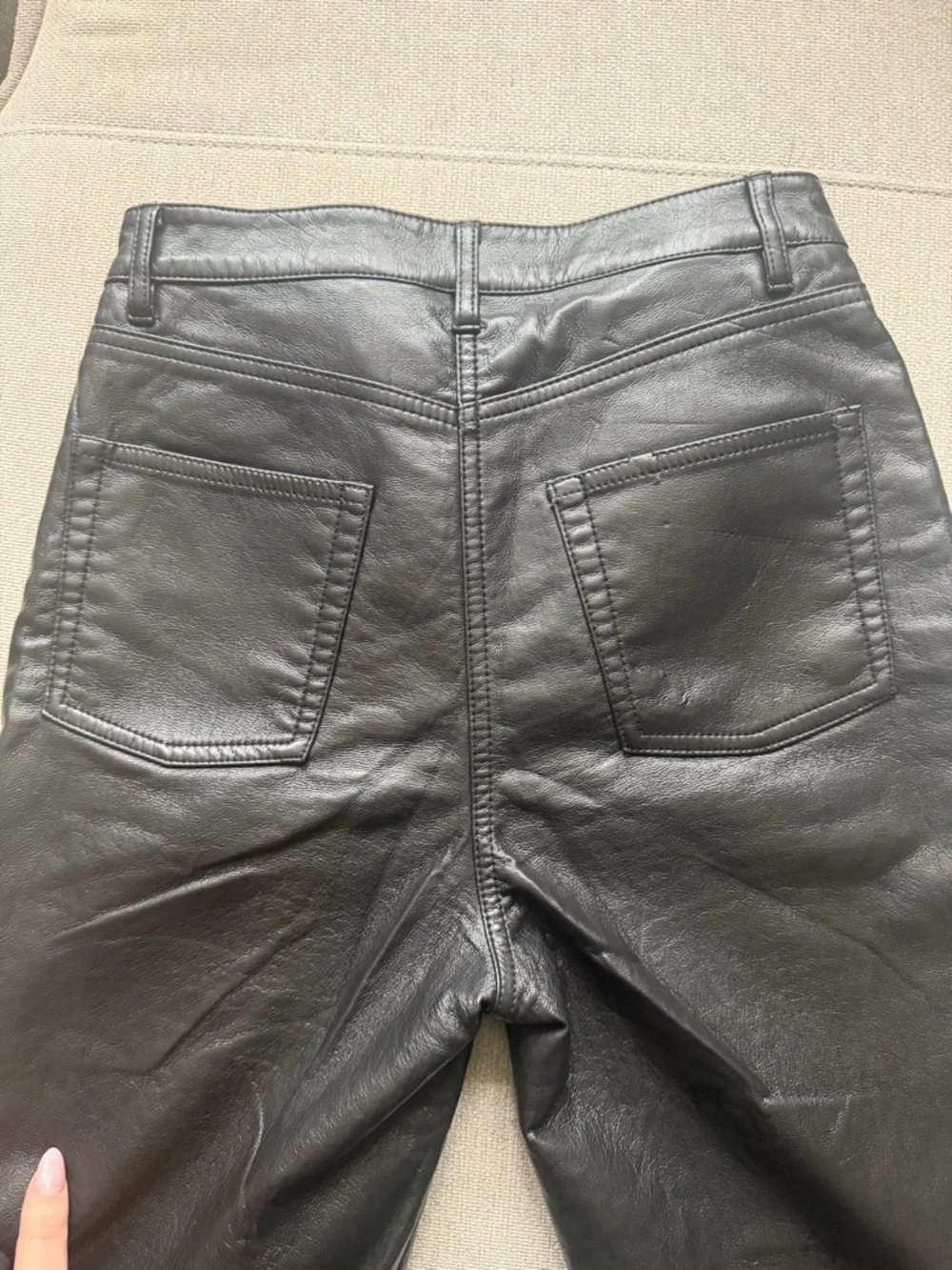 Wilfred Aritzia Black High-Rise Faux Leather Jeans - Picture 5 of 5